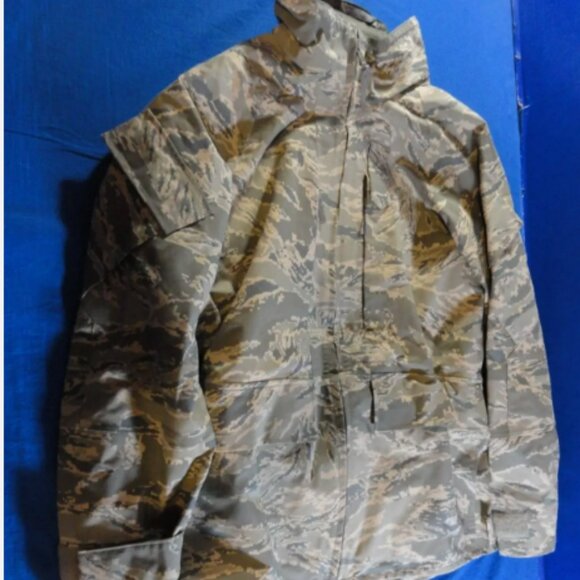MEDIUM GORE-TEX ALL PURPOSE ENVIRONMENTAL ABU TIGER STRIPE APECS JACKET RC 2629